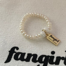 Load image into Gallery viewer, Tiny pearl ring