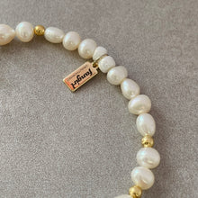 Load image into Gallery viewer, Pearl and Gold Bracelet