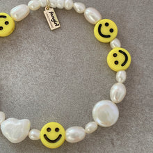 Load image into Gallery viewer, Pearl Smiley Bracelet