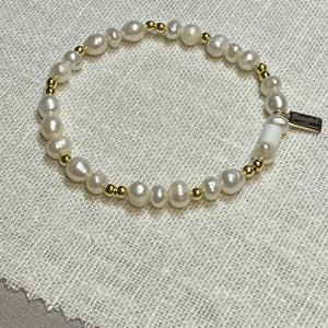 PEARL AND GOLD BRACELET